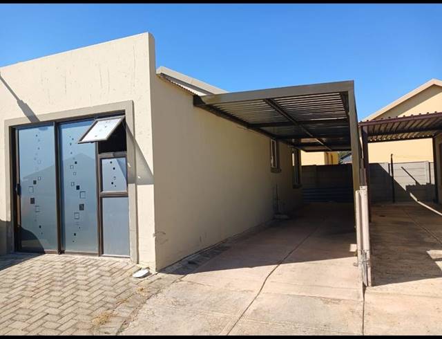 3 BEDROOM TOWNHOUSE FOR SALE IN MOHLAKENG